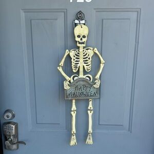 Skeleton Door Hanger "Happy Halloween" - Yellow Bone Decor